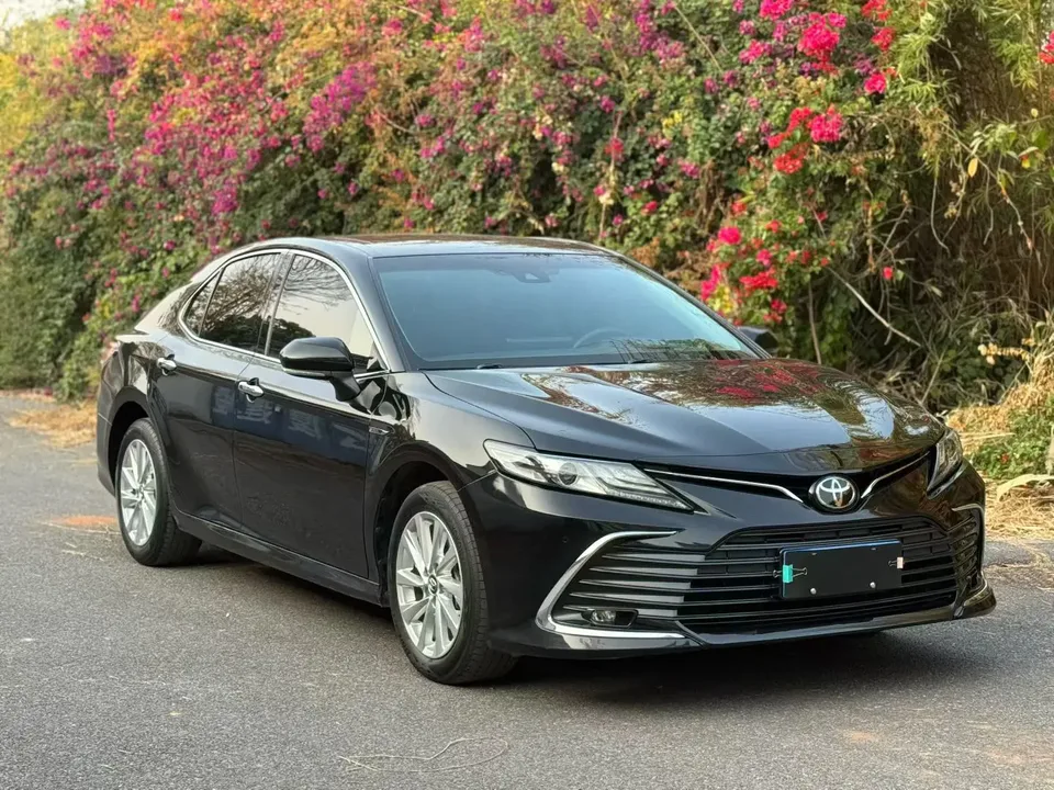 Toyota Camry 2.0G Deluxe Edition 2022 — миниатюра 3