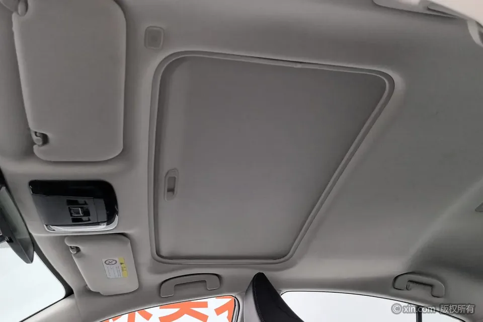 Toyota Camry Hybrid 2.0HGVP Luxury Edition 2025 — миниатюра 5