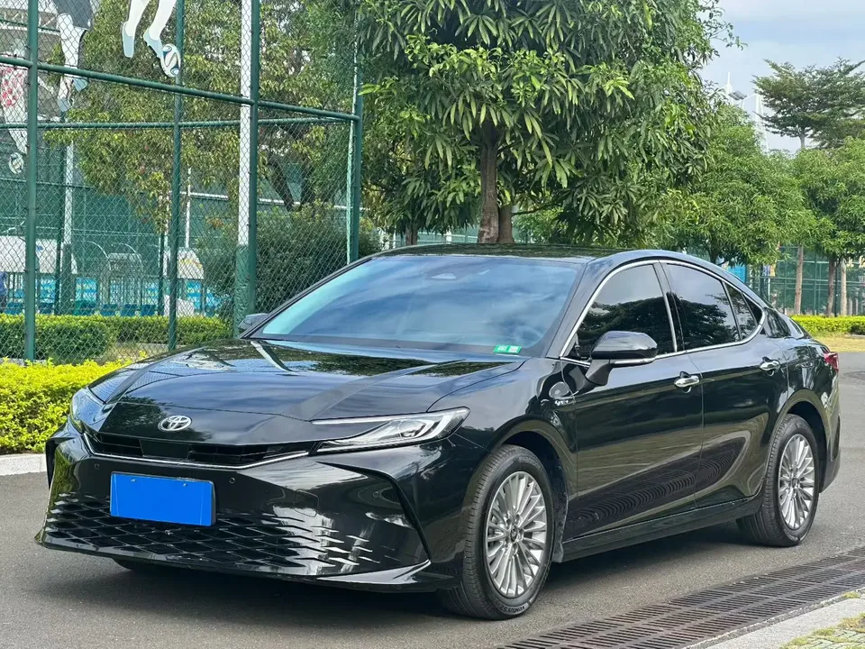 Toyota Camry 2025