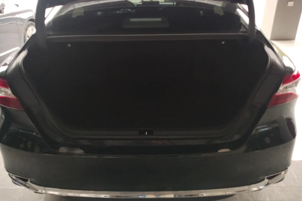 Toyota Camry 2.0G Deluxe Edition 2023 — миниатюра 5