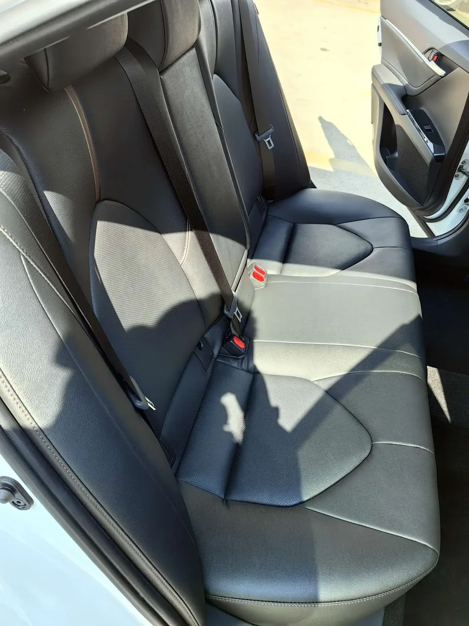 Toyota Camry 2.0G Deluxe Edition 2022 — миниатюра 3