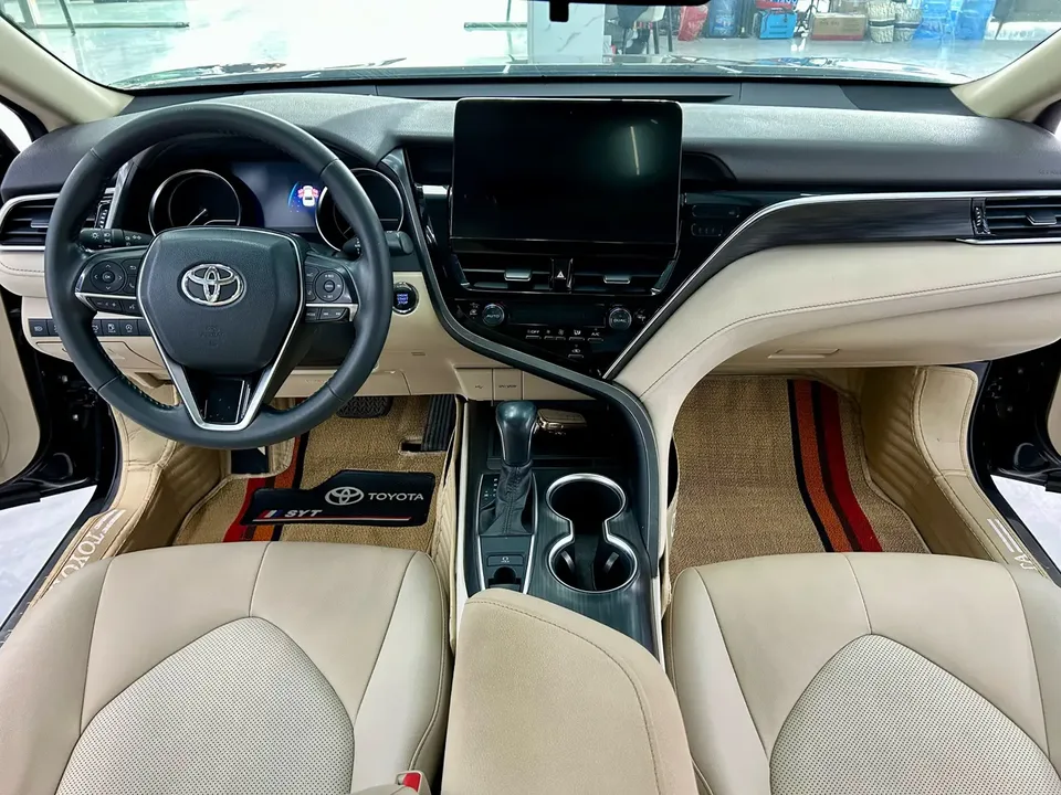 Toyota Camry 2.0G Deluxe Edition 2022 — миниатюра 3