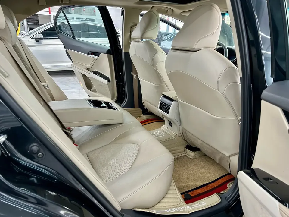 Toyota Camry 2.0G Deluxe Edition 2022 — миниатюра 4