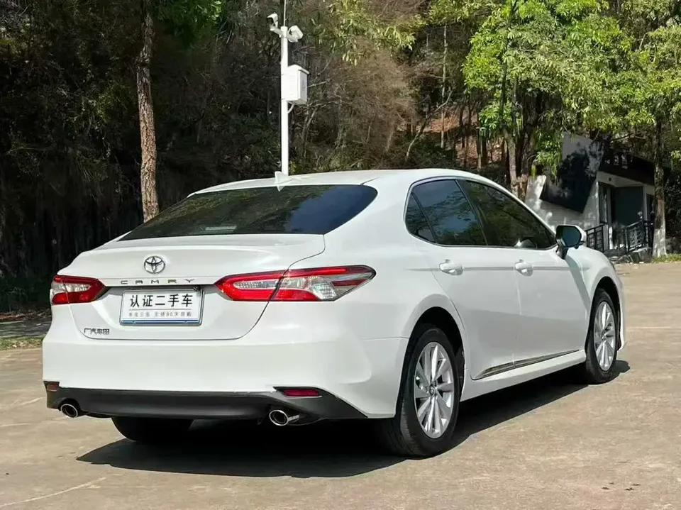 Toyota Camry 2.0GVP Leading Edition 2022 — миниатюра 2