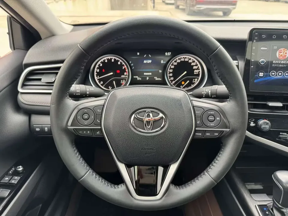 Toyota Camry 2.0G Deluxe Edition 2022 — миниатюра 4