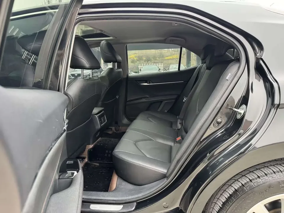Toyota Camry 2.0G Deluxe Edition 2022 — миниатюра 5