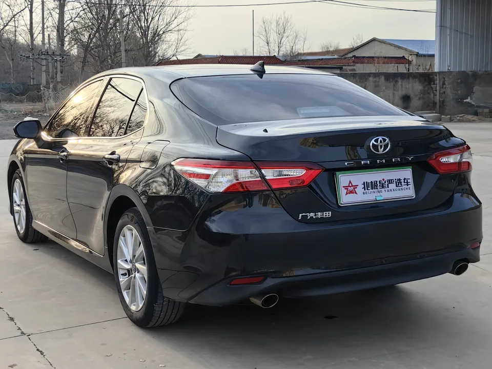 Toyota Camry 2.0GVP Leading Edition 2022 — миниатюра 2