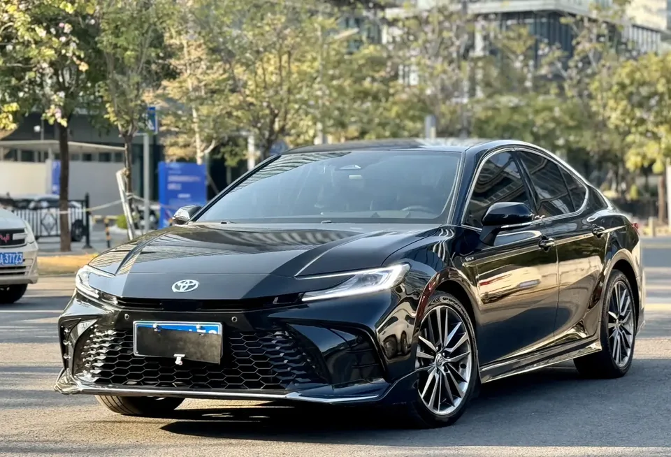 Toyota Camry 2025