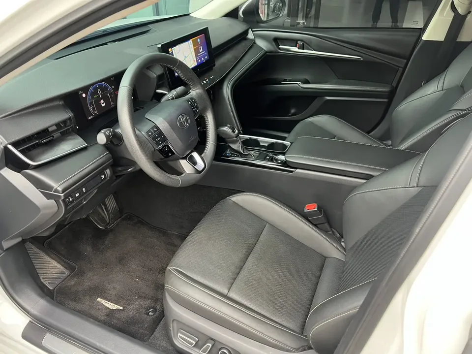 Toyota Camry 2.0GVP Deluxe Edition 2025 — миниатюра 5