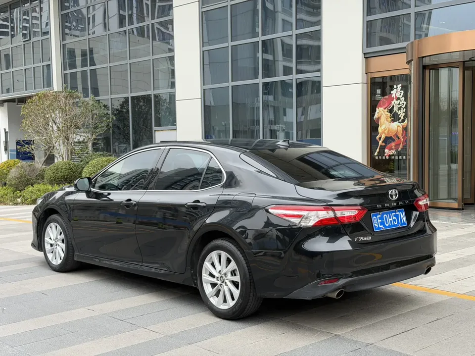 Toyota Camry 2.0GVP Leading Edition 2023 — миниатюра 2