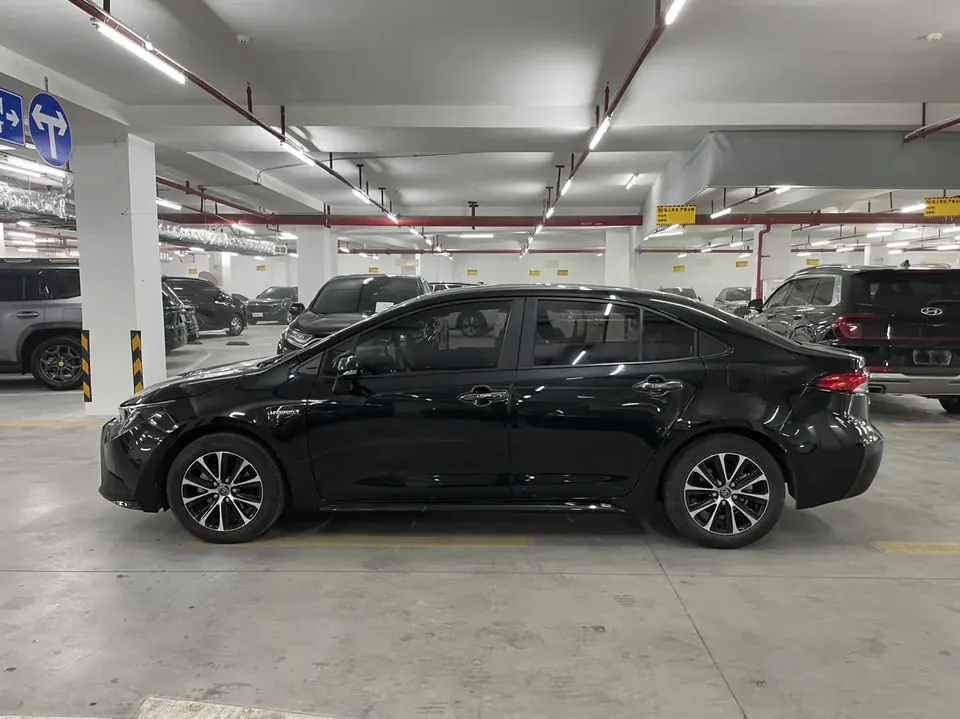 Toyota Levin Corolla Hybrid 1.8L Leading Edition 2024 — миниатюра 4
