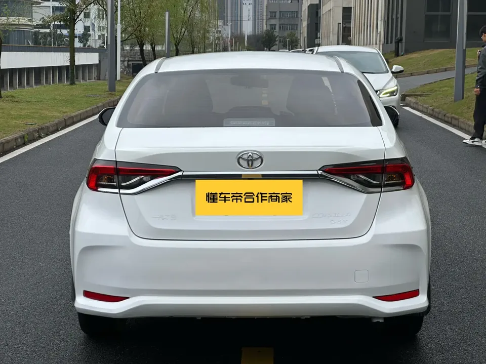 Toyota Corolla 1.2T S-CVT Elite PLUS Edition 2023 — миниатюра 2