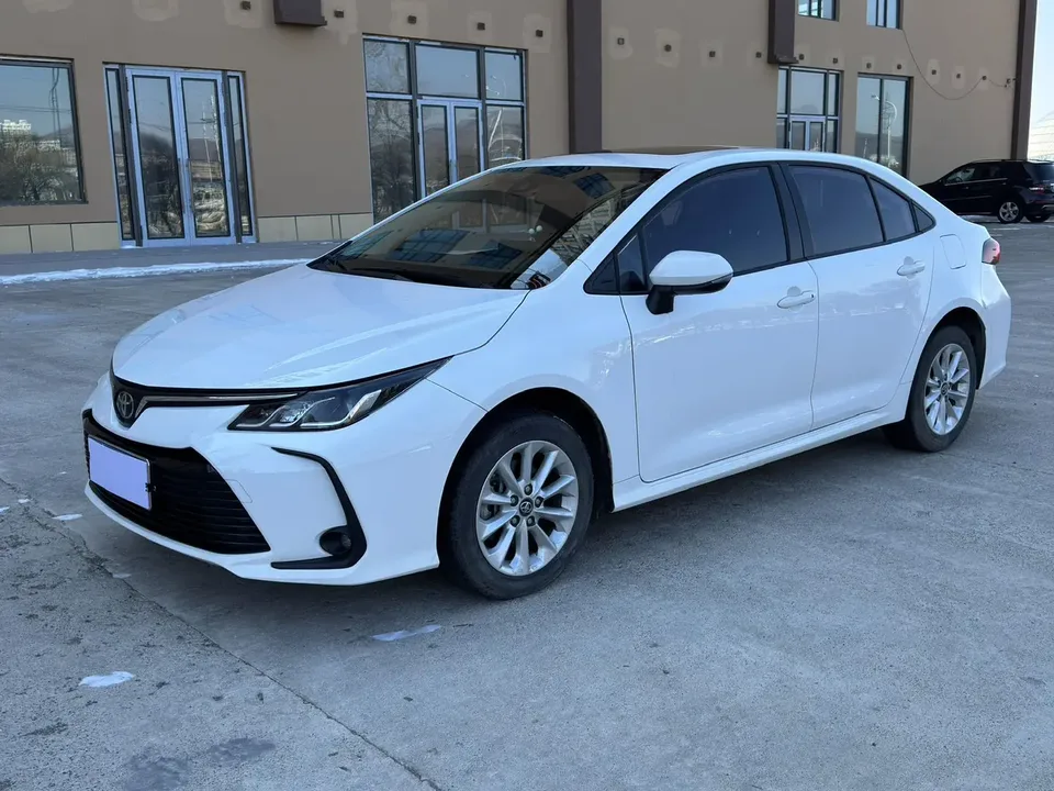 Toyota Corolla Corolla 2021 1.2T S-CVT Elite PLUS Edition 2022 — photo 1, buy with delivery to Moscow