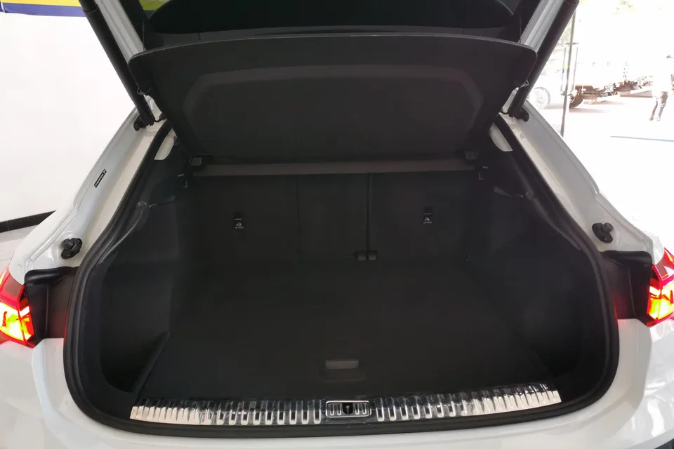 Audi Q3 SPORTBACK facelift 40 TFSI fashionable model 2023 — миниатюра 5
