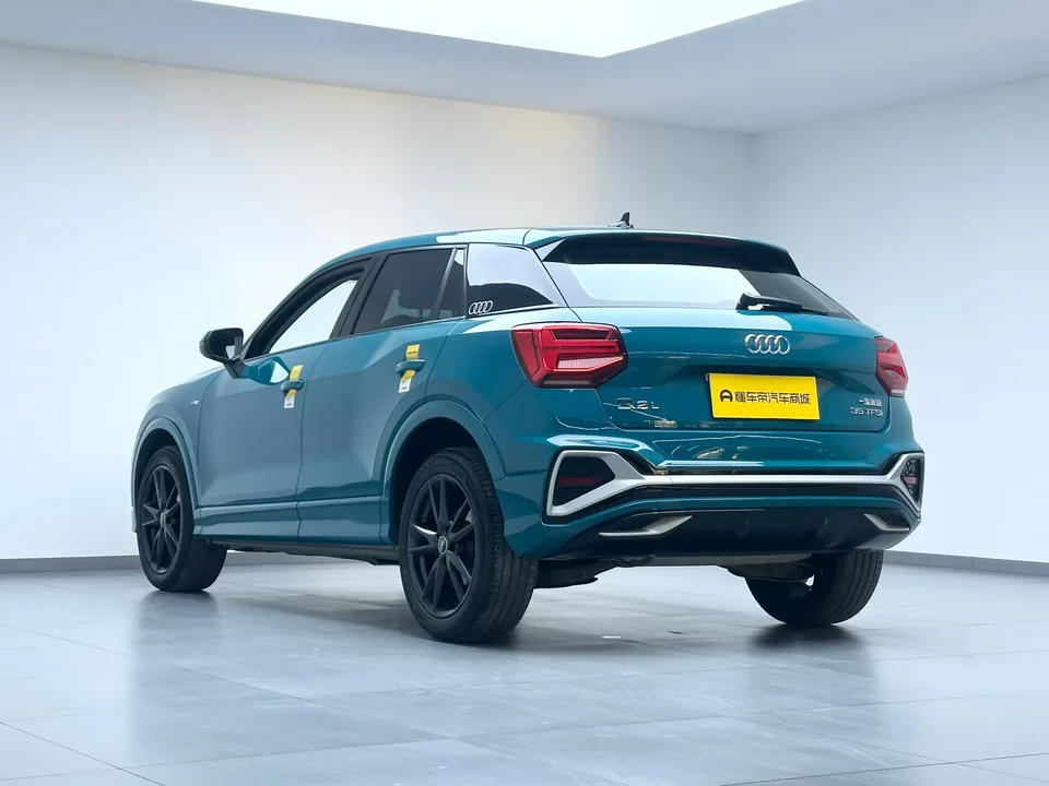Audi Q2L Audi Q2L 2022 35 TFSI aggressive and dynamic model 2023 — миниатюра 2
