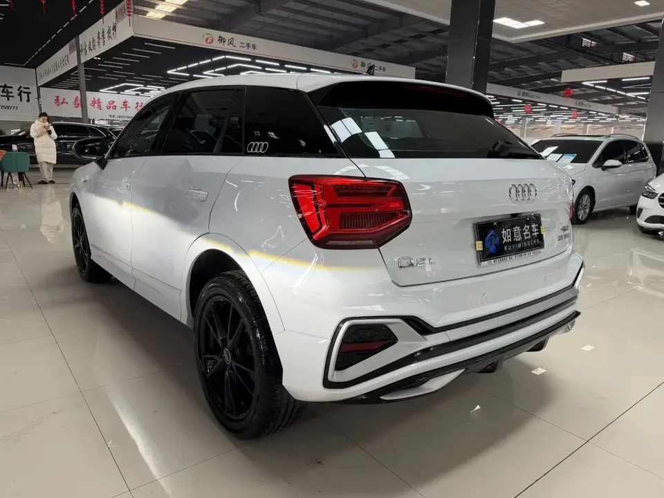 Audi Q2L Audi Q2L 2022 35 TFSI aggressive and dynamic model 2022 — миниатюра 4