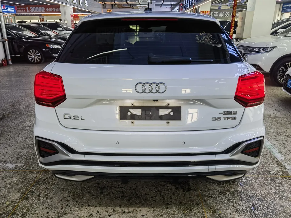 Audi Q2L Audi Q2L 2022 35 TFSI RS kit burning speed type 2022 — миниатюра 2