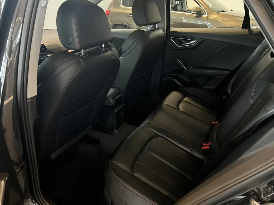 Audi Q2L Audi Q2L 2024 35 TFSI aggressive and dynamic model 2025 — миниатюра 3