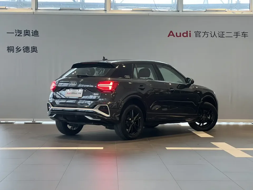 Audi Q2L Audi Q2L 2024 35 TFSI aggressive and dynamic model 2025 — миниатюра 4