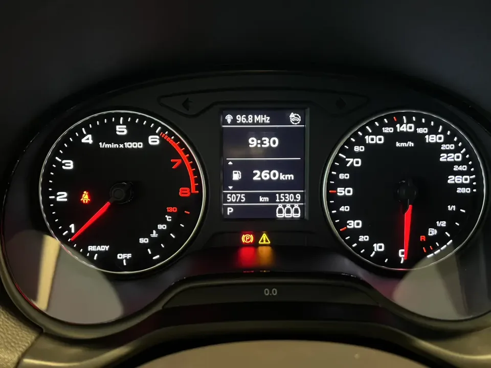 Audi Q2L Audi Q2L 2024 35 TFSI aggressive and dynamic model 2025 — миниатюра 5