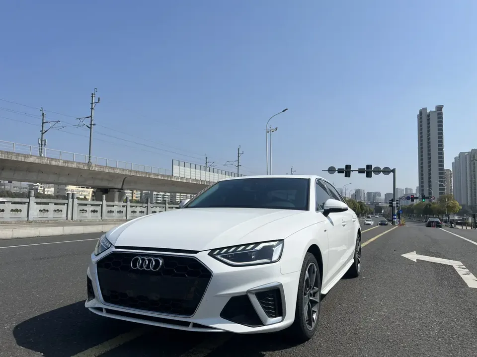 Audi a4 l 2023
