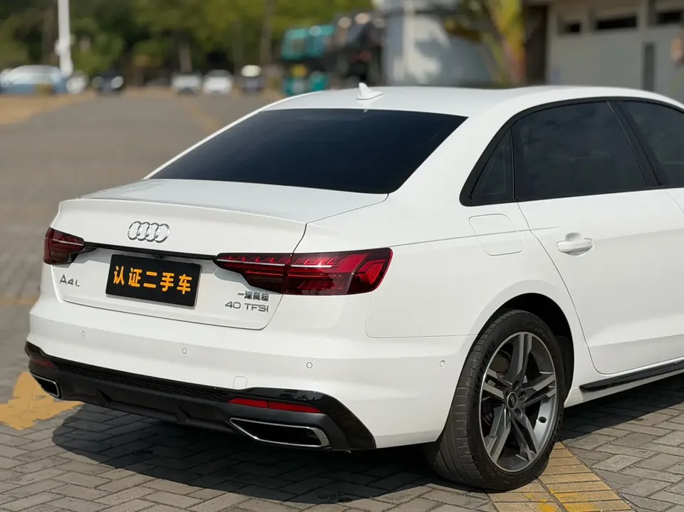 Audi a4 l Audi A4L 2022 40 TFSI Fashion Dynamic Edition 2022 — миниатюра 3