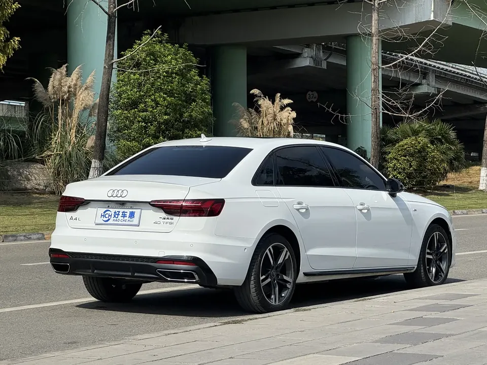 Audi a4 l Audi A4L 2022 40 TFSI luxury and dynamic model 2022 — миниатюра 2