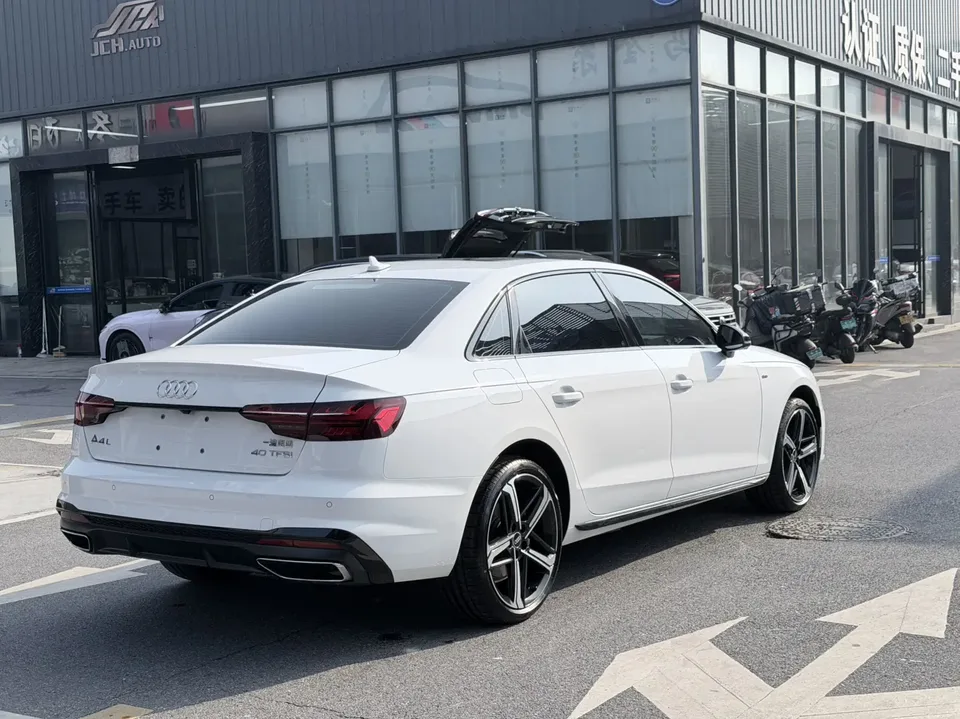 Audi a4 l Audi A4L 2024 40 TFSI luxury and dynamic model 2024 — миниатюра 2