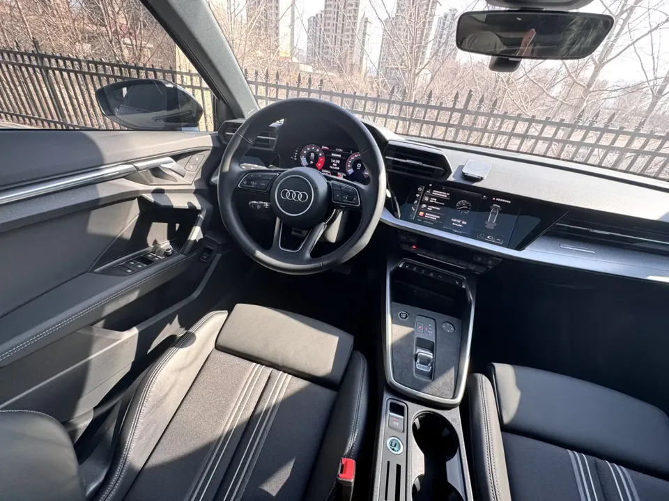 Audi A3 Audi A3 2024 Sportback 35 TFSI stylish and sporty 2024 — миниатюра 3