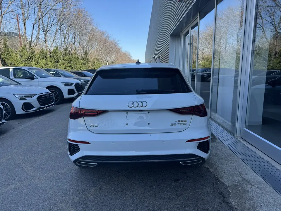 Audi A3 Audi A3 2024 Sportback 35 TFSI stylish and sporty 2024 — миниатюра 2