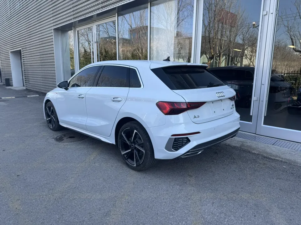 Audi A3 Audi A3 2024 Sportback 35 TFSI stylish and sporty 2024 — миниатюра 4