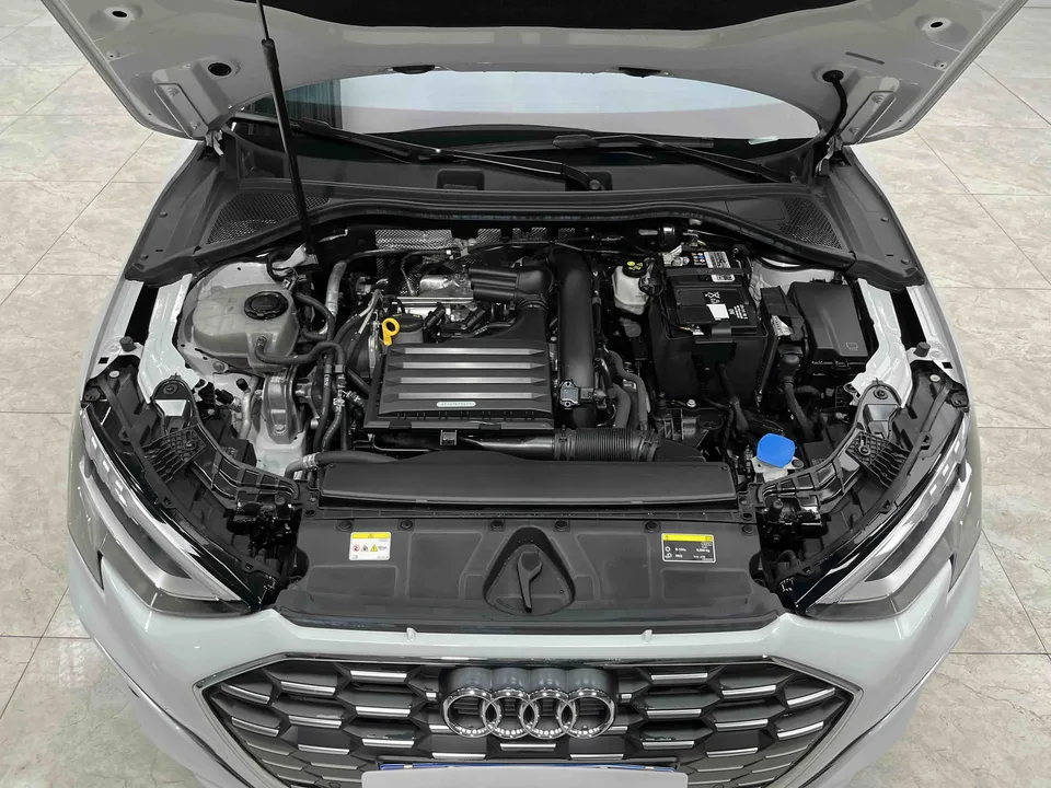 Audi A3 A3L Limousine 35 TFSI Fashion Sports 2023 — миниатюра 2