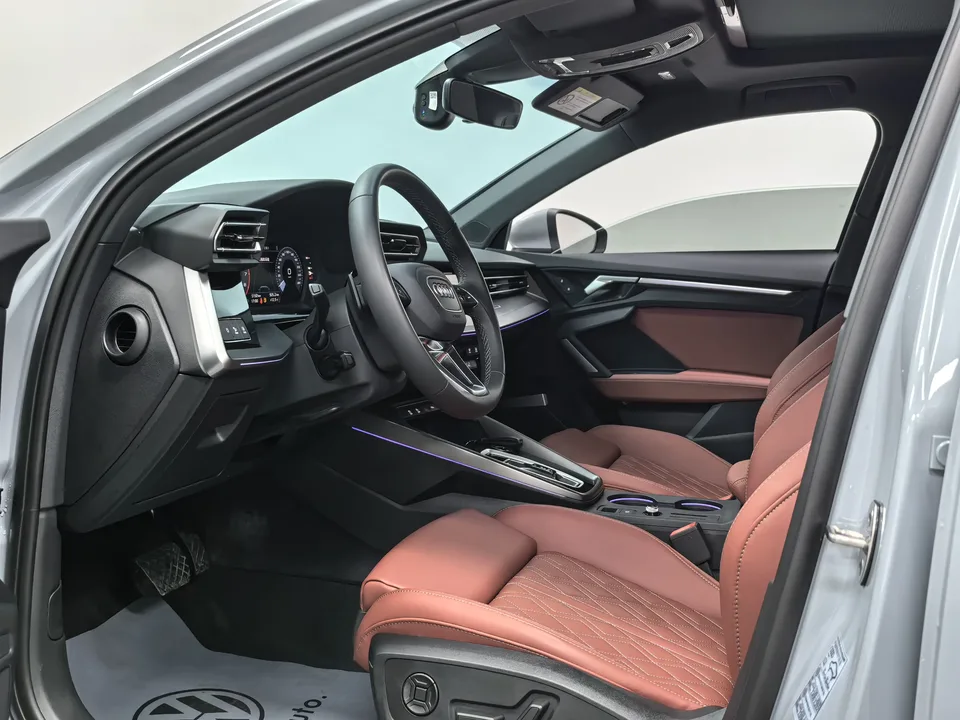 Audi A3 Audi A3 2025 A3L Limousine 35 TFSI Flying Spur Premium Edition 2025 — миниатюра 4