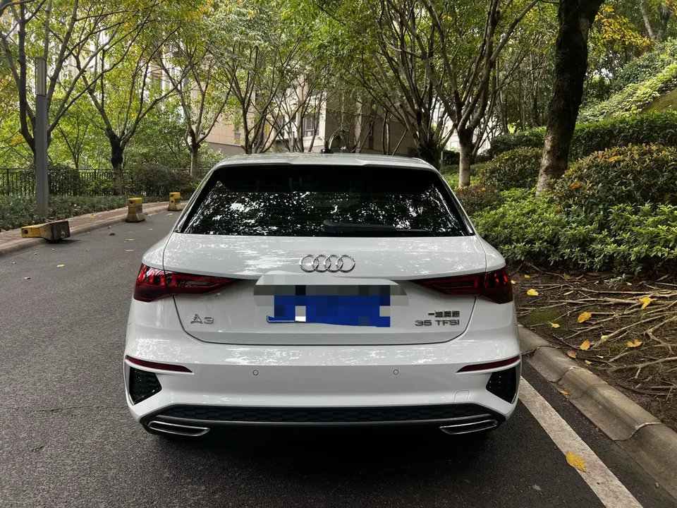 Audi A3 Audi A3 2024 Sportback 35 TFSI Fashionable and Elegant 2024 — миниатюра 4