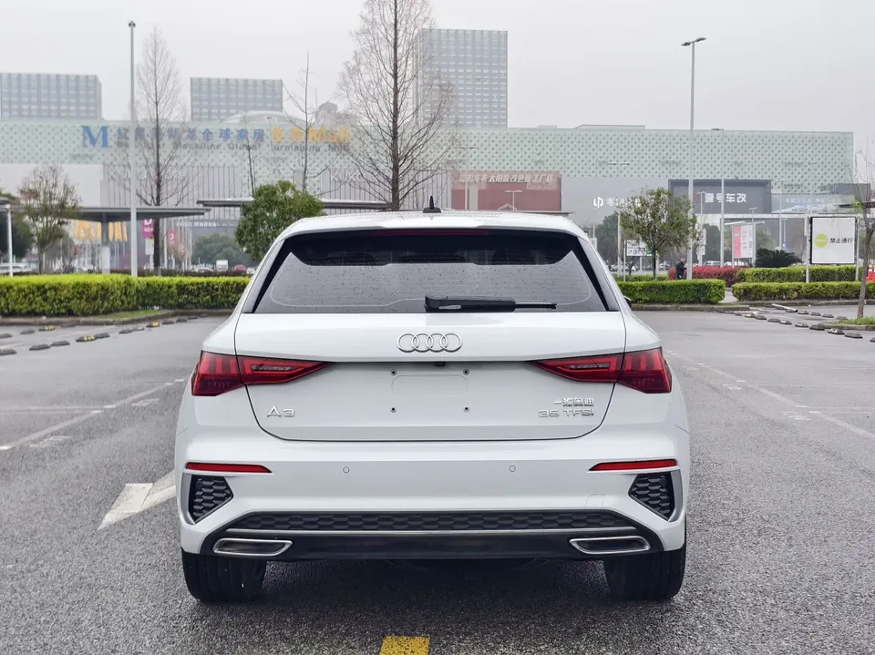 Audi A3 facelift Sportback 35 TFSI stylish and sporty 2023 — миниатюра 2