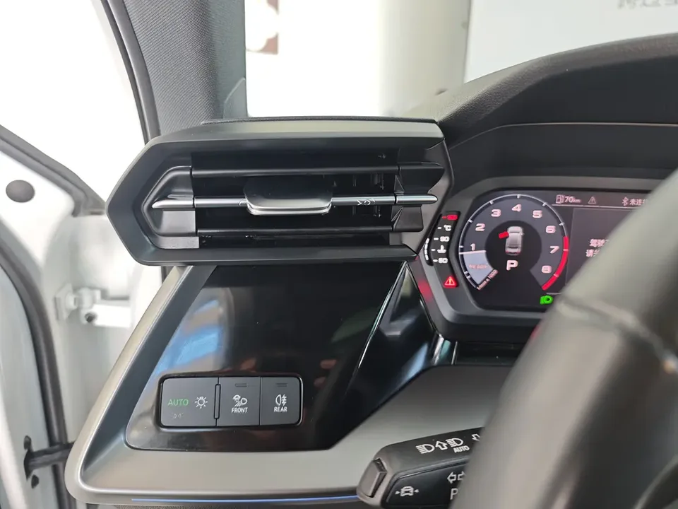 Audi A3 Audi A3 2024 A3L Limousine 35 TFSI Fashion Sports 2024 — миниатюра 3