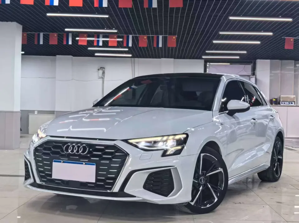 Audi A3 Sportback 35 TFSI stylish and sporty 2022 — фото 1, купить с доставкой в Москву