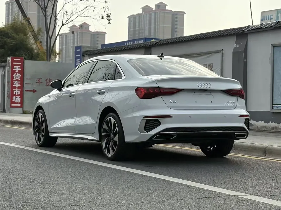 Audi A3 A3L Limousine 35 TFSI Fashionable and Elegant 2023 — миниатюра 4