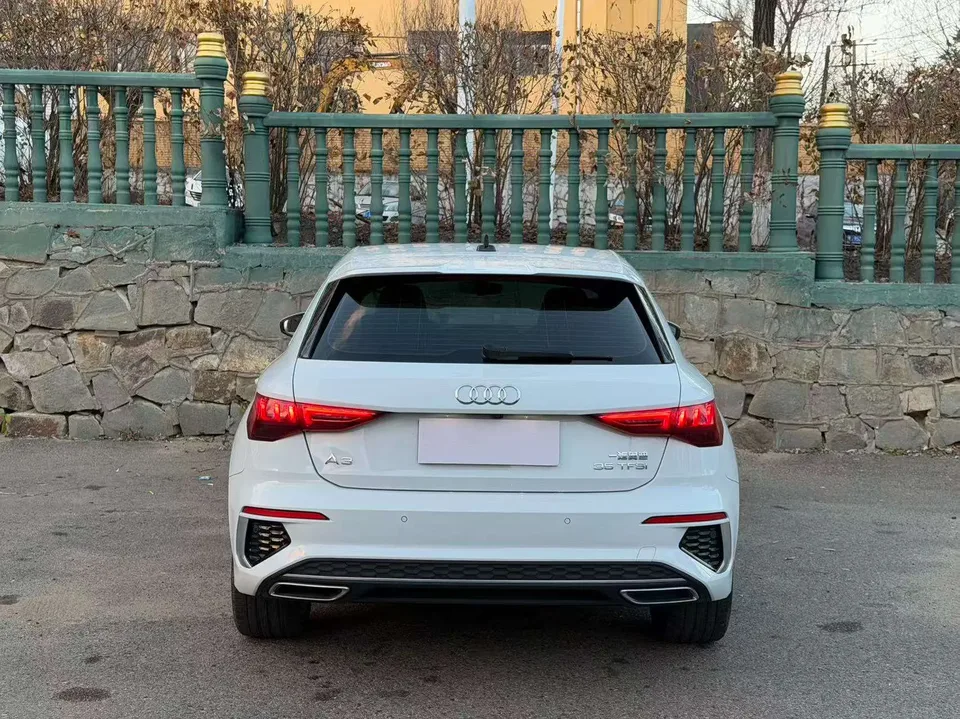Audi A3 Sportback 35 TFSI stylish and sporty 2022 — миниатюра 2