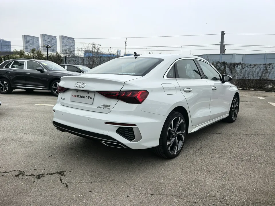 Audi A3 Audi A3 2024 A3L Limousine 35 TFSI aggressive and sporty 2024 — миниатюра 2