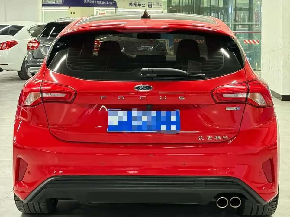Ford Focus Focus 2021 hatchback EcoBoost 180 automatic ST Line 2022 — миниатюра 2