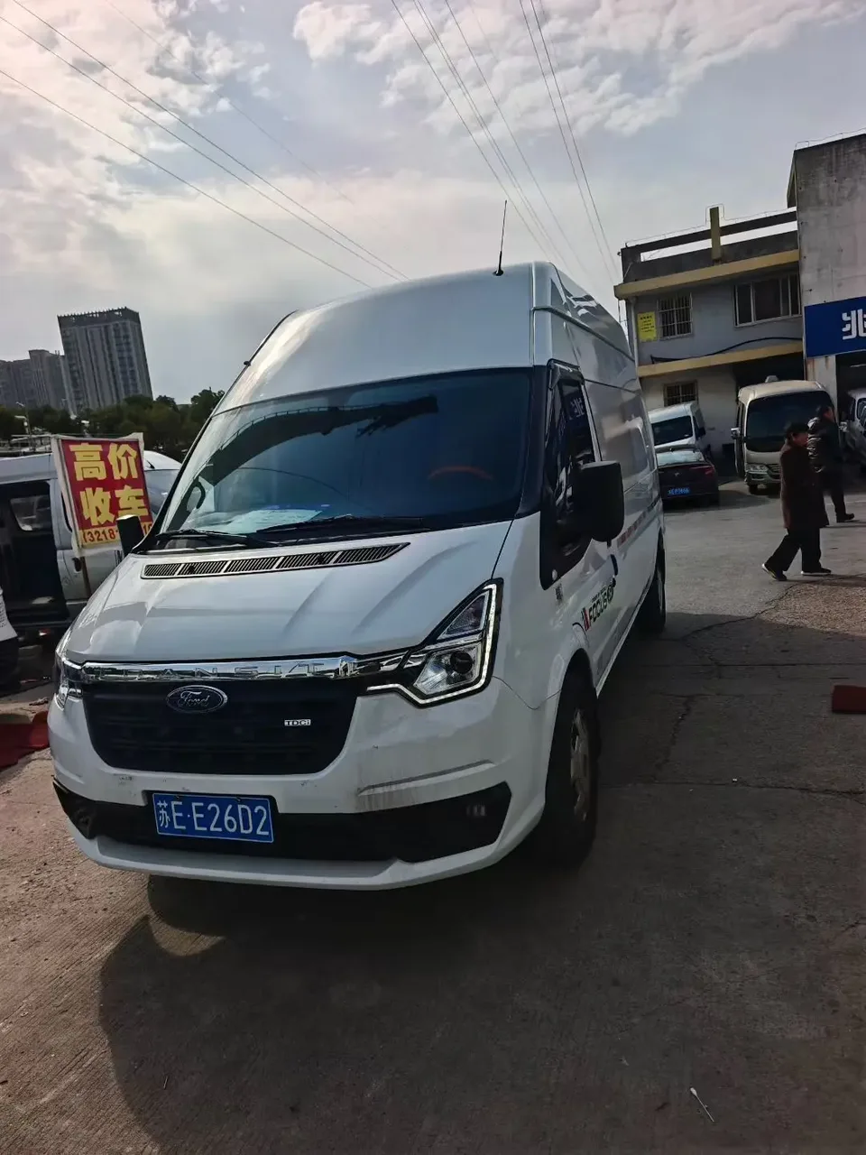 Ford New Generation Transit New generation Transit 2021 Pro 2.2T manual van long axle 3-seat mid-roof 2024 — миниатюра 3