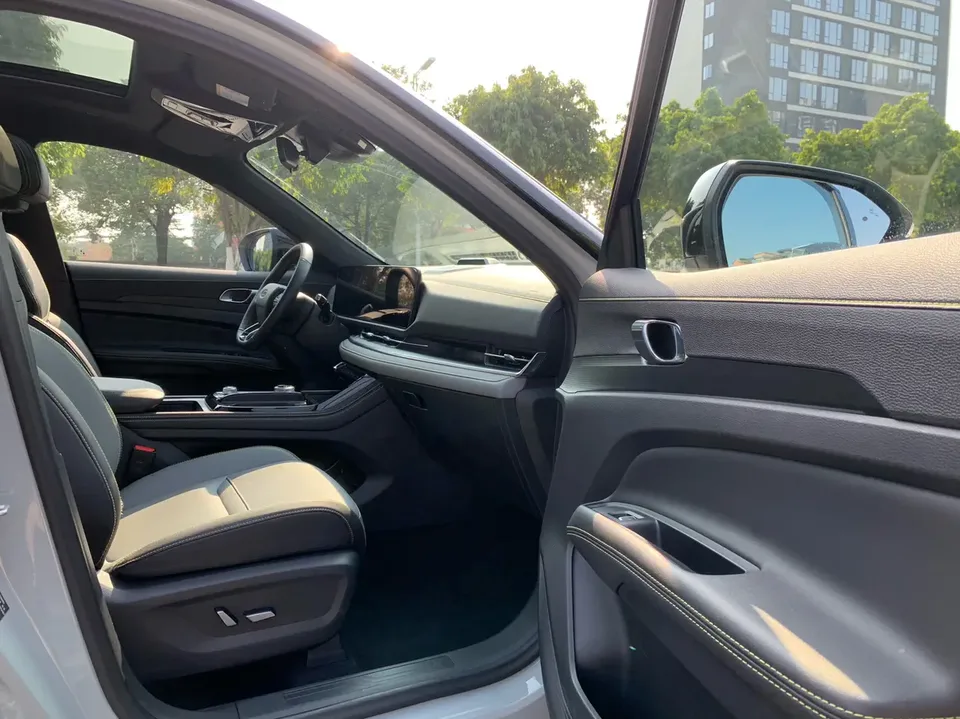Ford Lingrui PHEV Lingrui PHEV 2025 Zunling PLUS 2025 — миниатюра 3