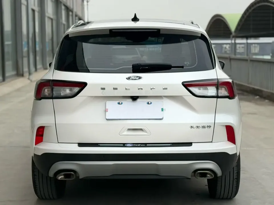 Ford Escape 2024 EcoBoost 245 2WD Premium Edition 2024 — миниатюра 2