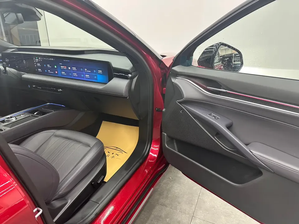 Ford Mondeo 2025 Mondeo EcoBoost 245 Extreme Edition 2024 — миниатюра 3