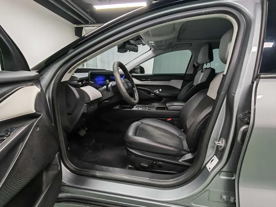 Ford Mondeo facelift EcoBoost 245 luxury model 2022 — миниатюра 5