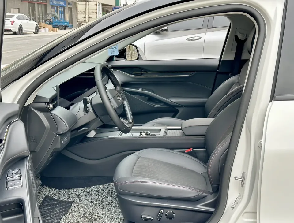 Ford Mondeo Mondeo EcoBoost 245 Luxury 2023 — миниатюра 4