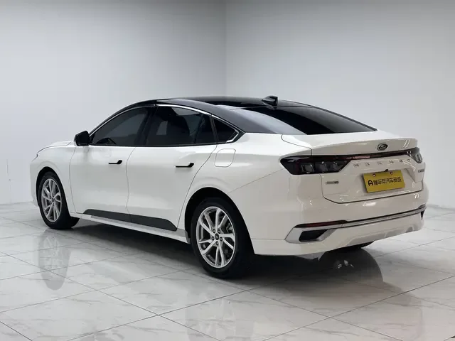 Ford Mondeo facelift EcoBoost 245 luxury model 2022 — миниатюра 2