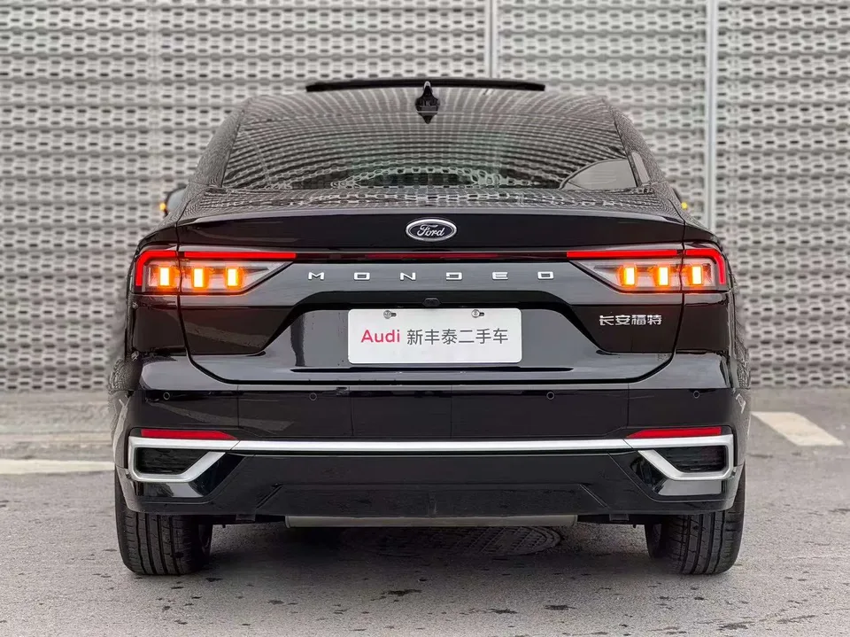Ford Mondeo Mondeo EcoBoost 245 Luxury 2024 — миниатюра 2
