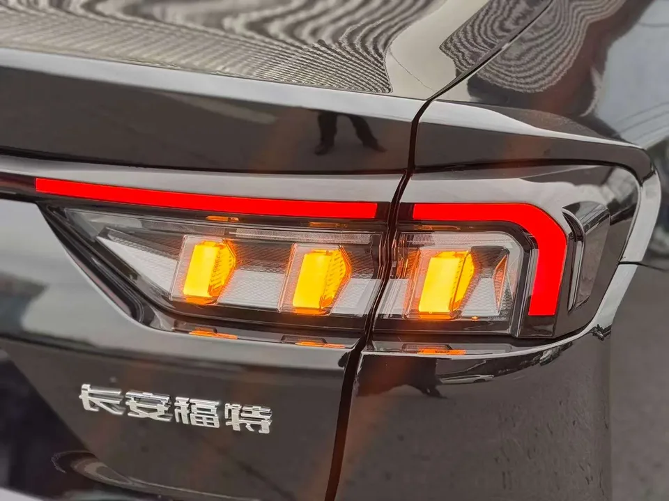Ford Mondeo Mondeo EcoBoost 245 Luxury 2024 — миниатюра 4